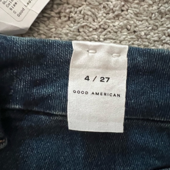 Good American cropped flare jeans. Size 4 - Picture 3 of 6
